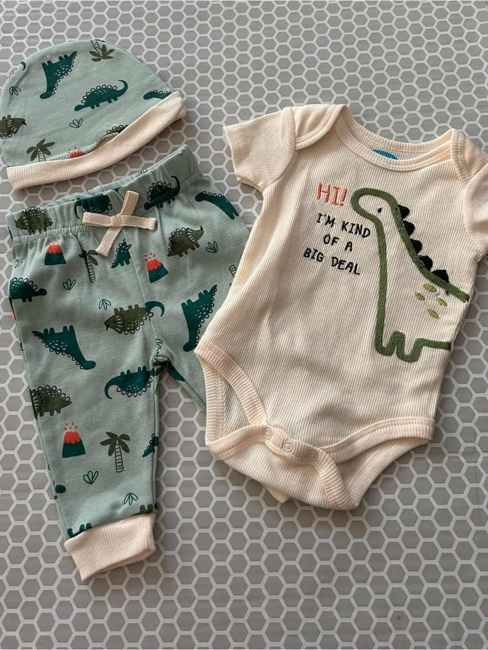 NWT Bon BeBe Dinosaur 3-Piece Baby Set - Cream & Sage Green.   Size 0-3M